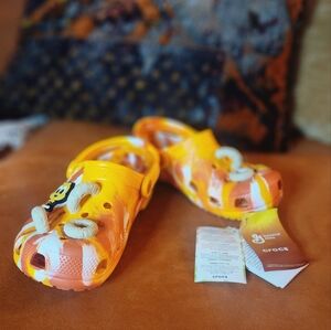 Cheerios Collectible Crocs sz 4